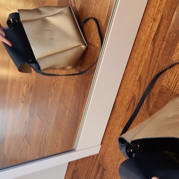 Gold Neiman Marcus purse - Picture 3 of 6